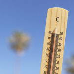 gros-plan-sur-un-thermometre-indiquant-une-temperature-elevee